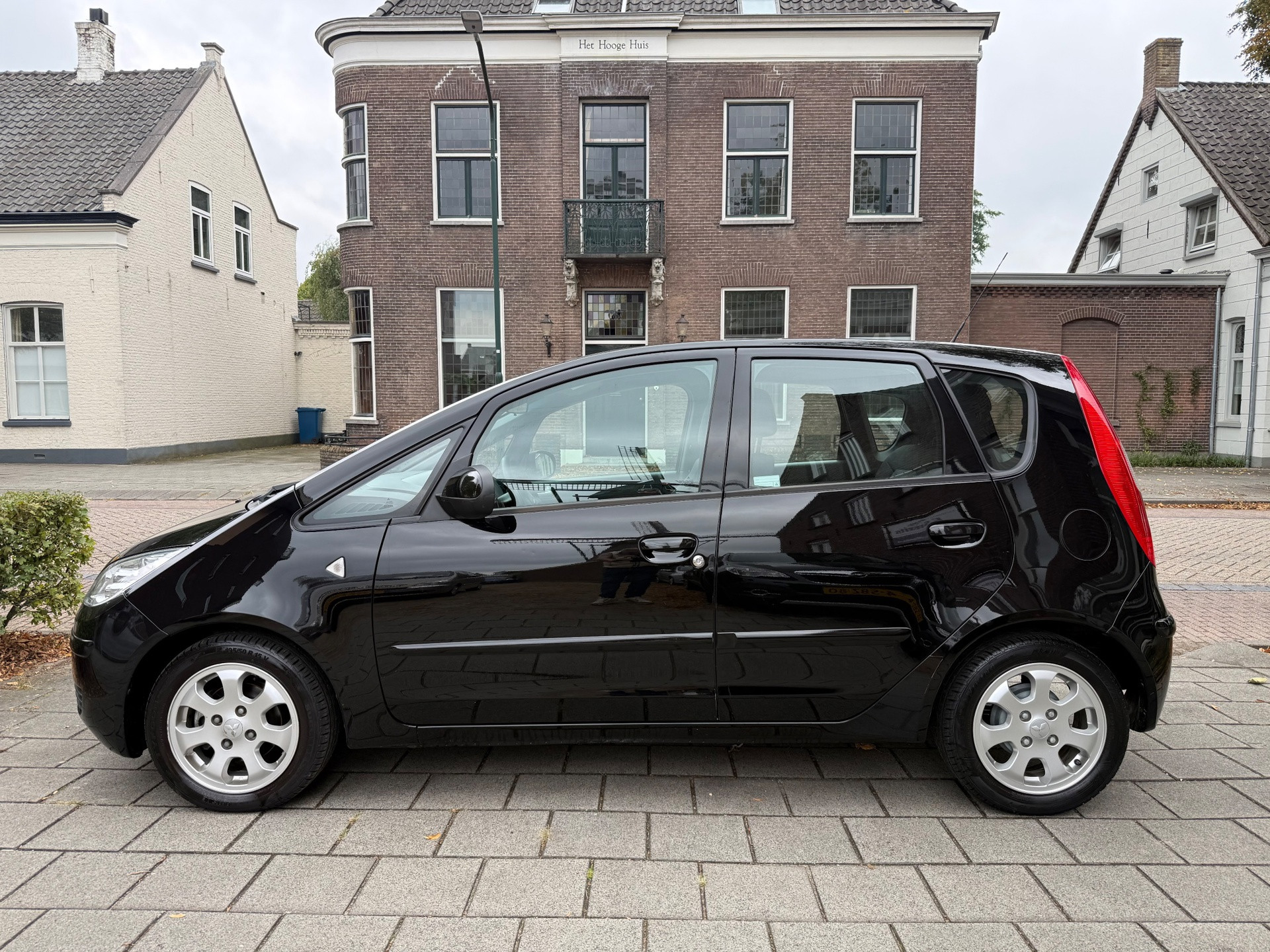 Mitsubishi Colt 1.3 Invite AUTOMAAT 5 DEURS AIRCO WEINIG KILOMETERS