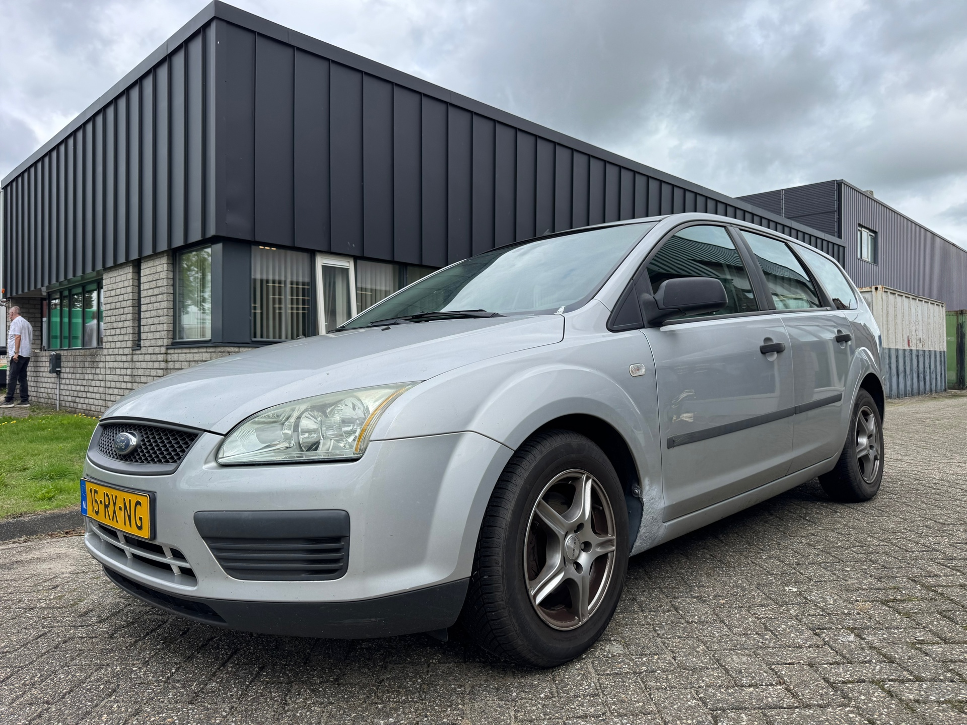 Ford FOCUS Wagon 1.6-16V Champion. Airco, nwe apk, cruise control, trekhaak en meer!