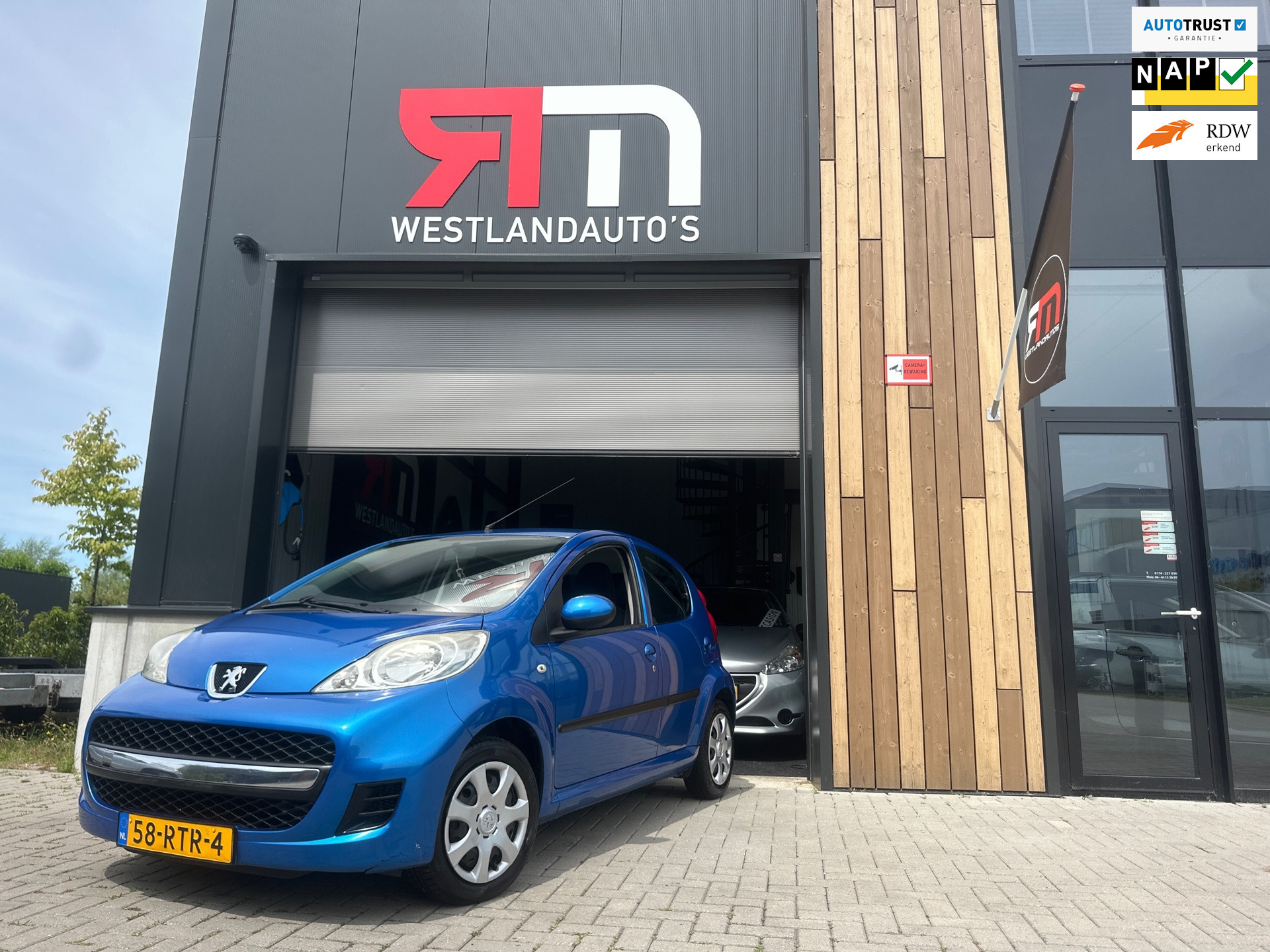Peugeot 107 1.0-12V XS / airco /APPLE-CARPLAY/ Navi/ NW- APK/ ZUINIG/ NAP 2 sleutels dealer-onderhouden/ PLAATJE