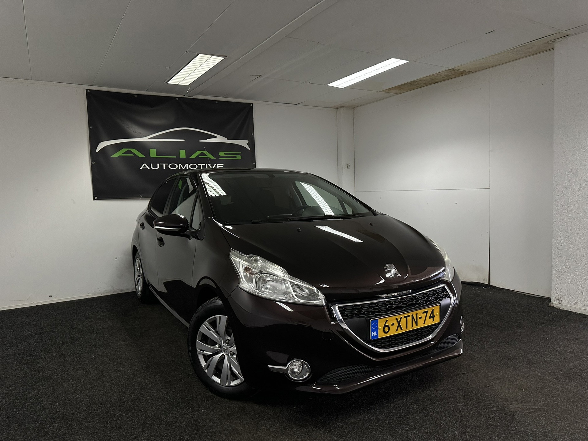 Peugeot 208 1.2 VTi Allure Pack Premium Plus – Cruise – LED – NAVI – Carplay – PDC