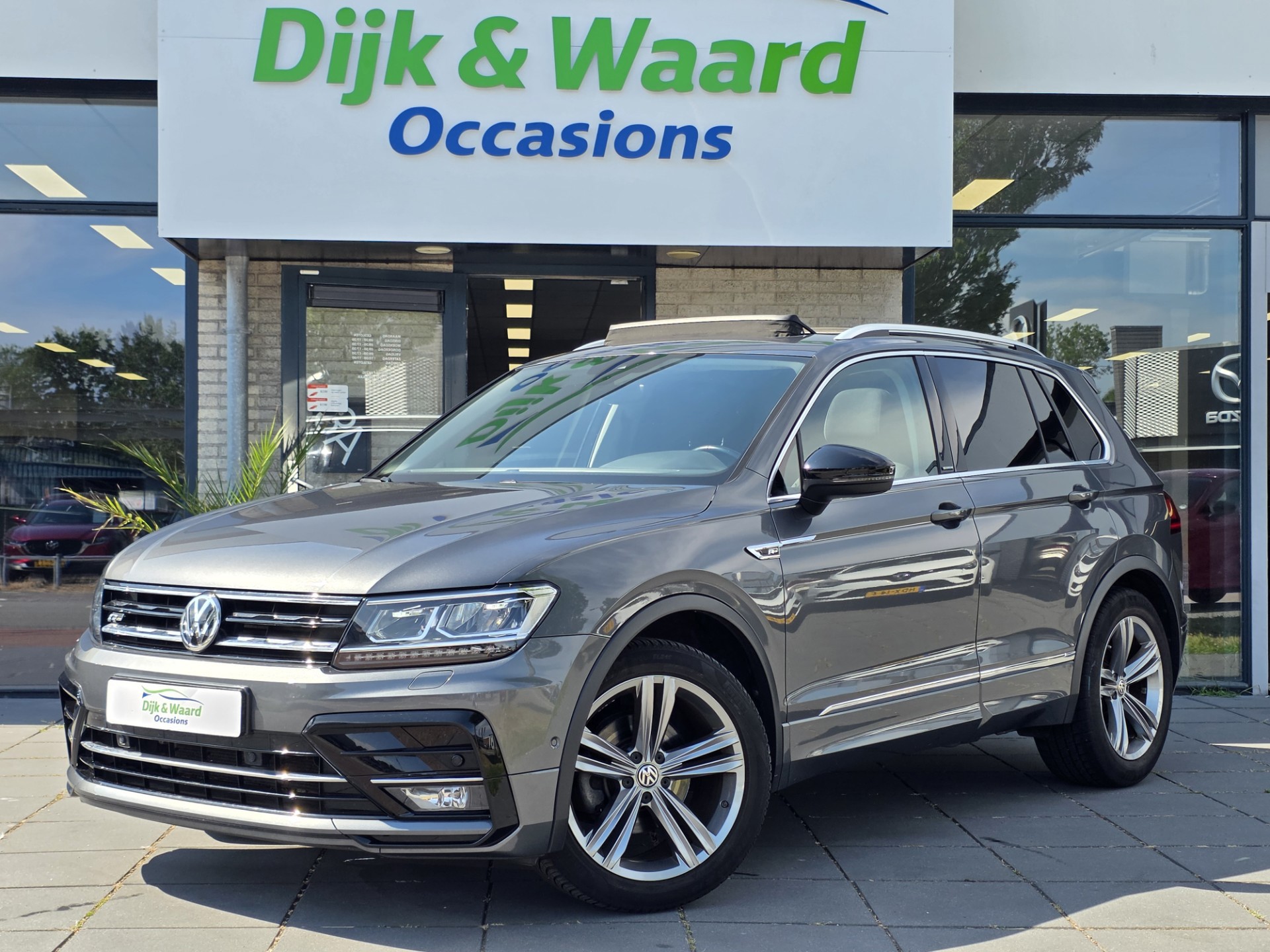 Volkswagen Tiguan 1.5 TSI ACT Highline Business R – DSG – Pano – Camera – Virtual Cockpit –