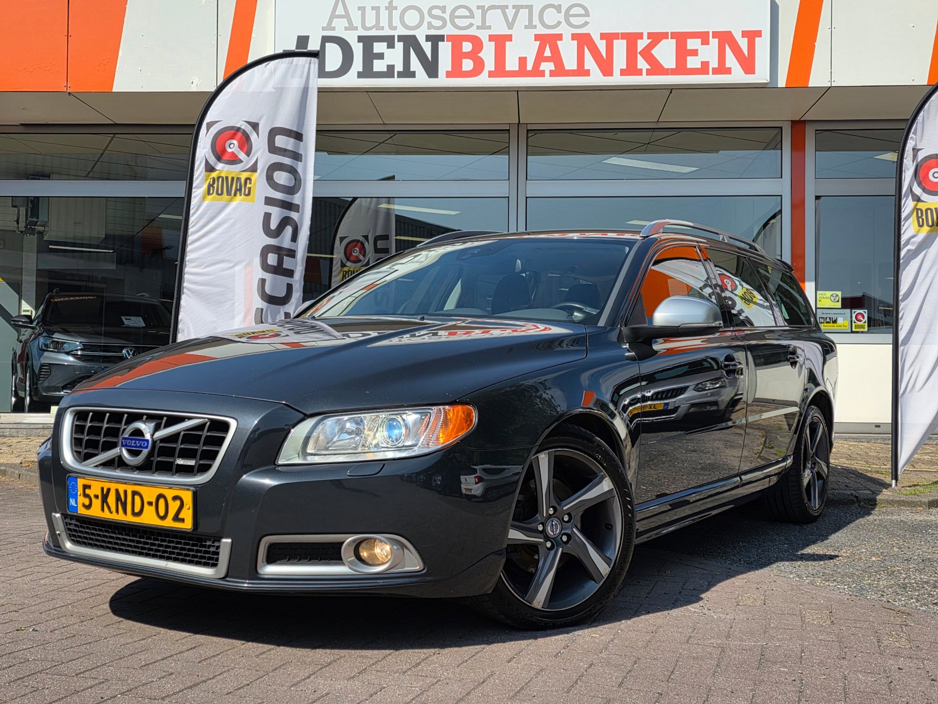 Volvo V70 1.6 T4 R-Edition Automaat BJ.2013 / Navi / Leder / Cruise / Clima / Xenon / 18″Lmv / Trekhaak !!