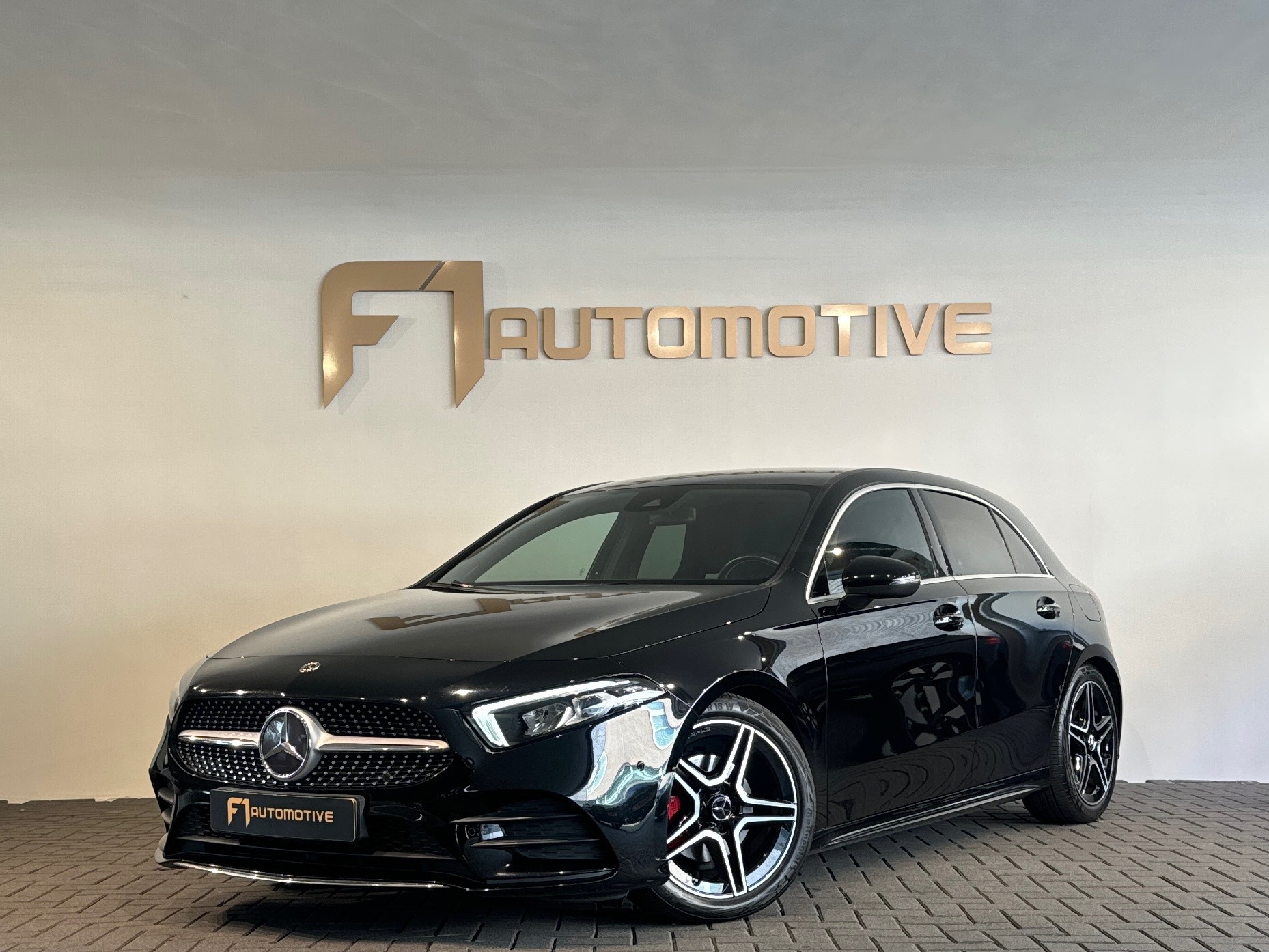 Mercedes-Benz A-Klasse 200 AMG Camera|CarPlay|Stoelverwarming