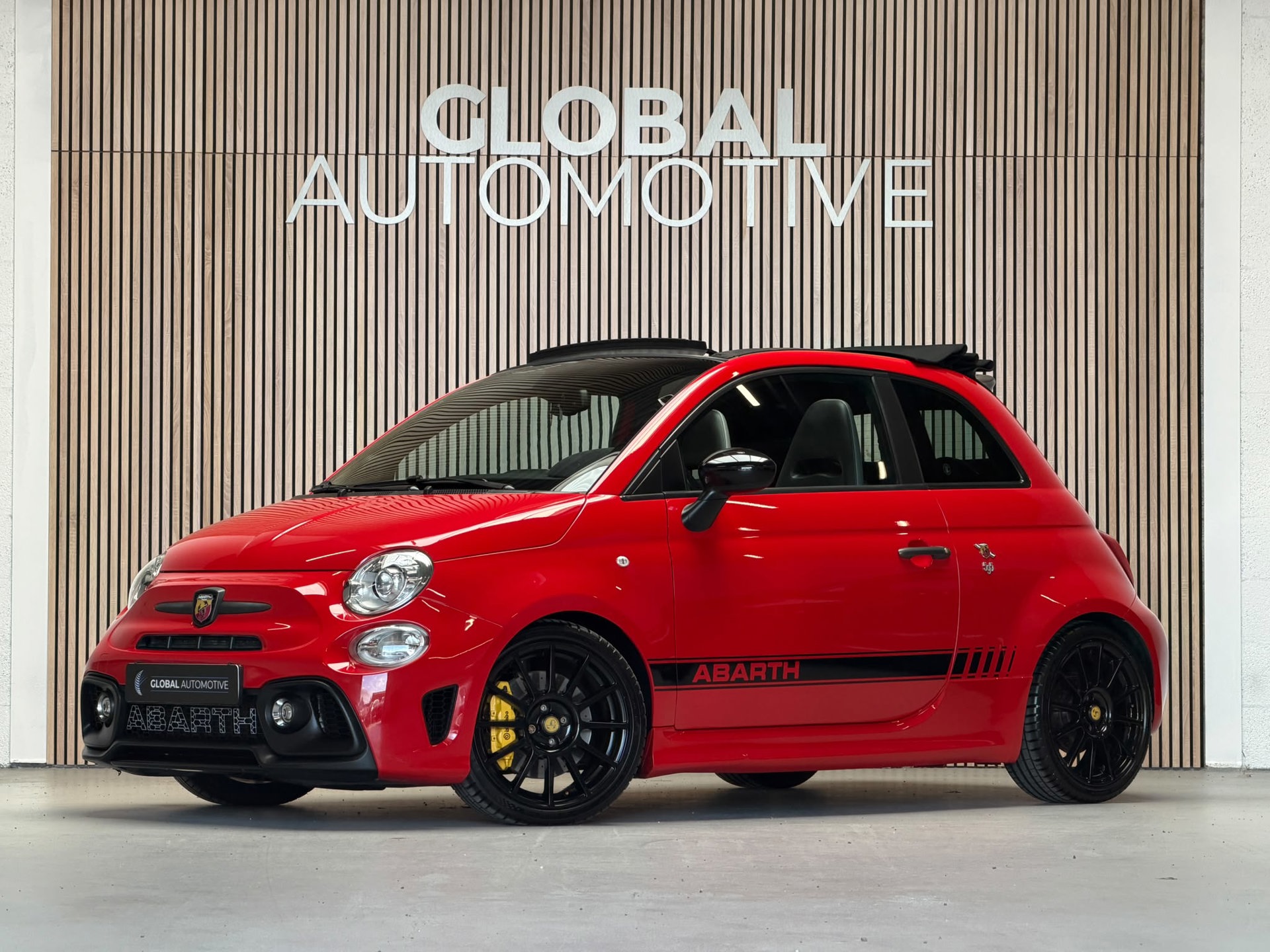 Abarth 500 1.4 T-Jet Competizione 180PK – SABELT CARBON – BEATS AUDIO – RAGAZZON – BEAR LOCK