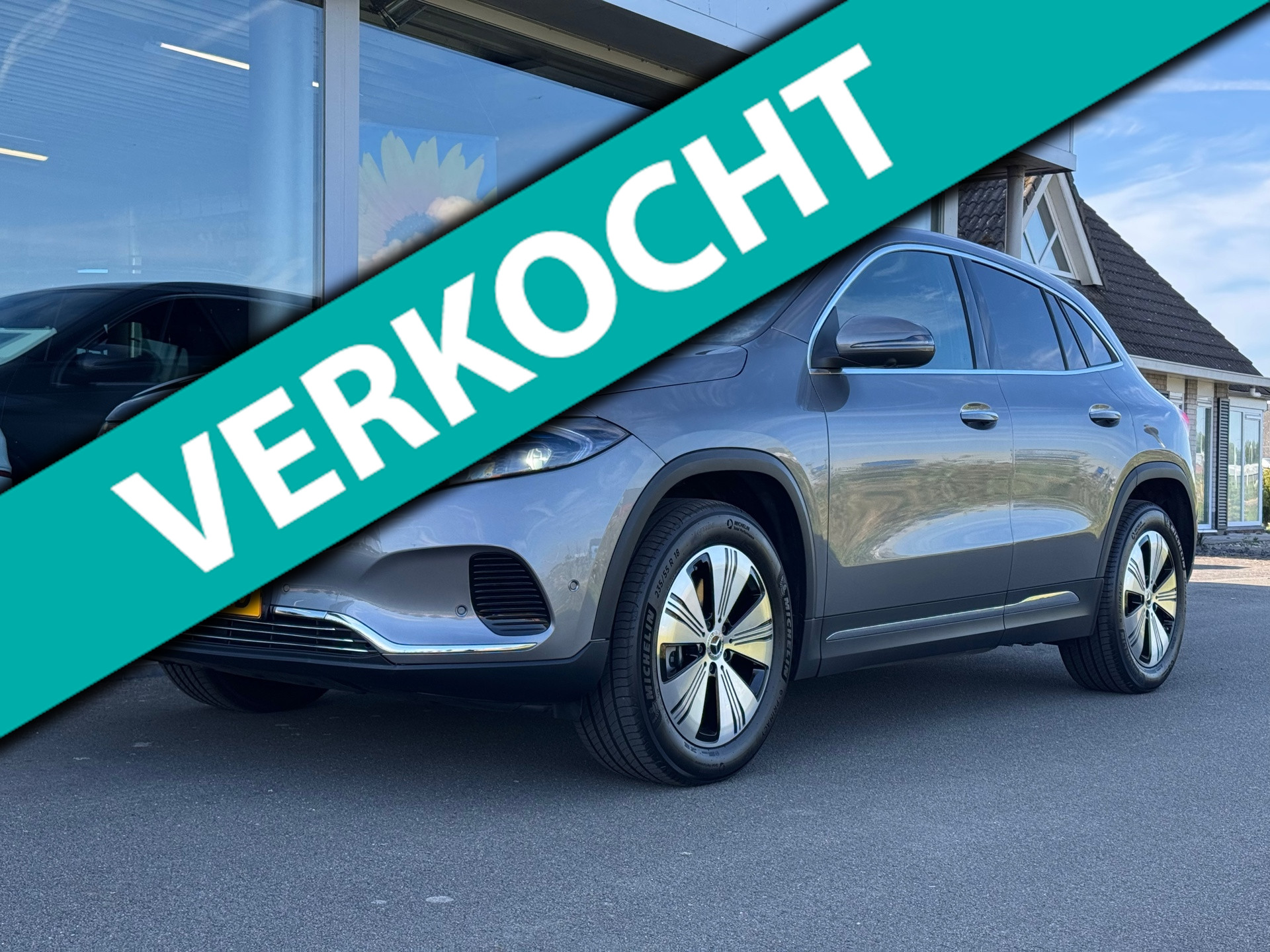Mercedes-Benz EQA 250+ Progressive Advanced plus 71 kWh automaat , 360 graden camera , stoelen met Memory , Apple-carplay