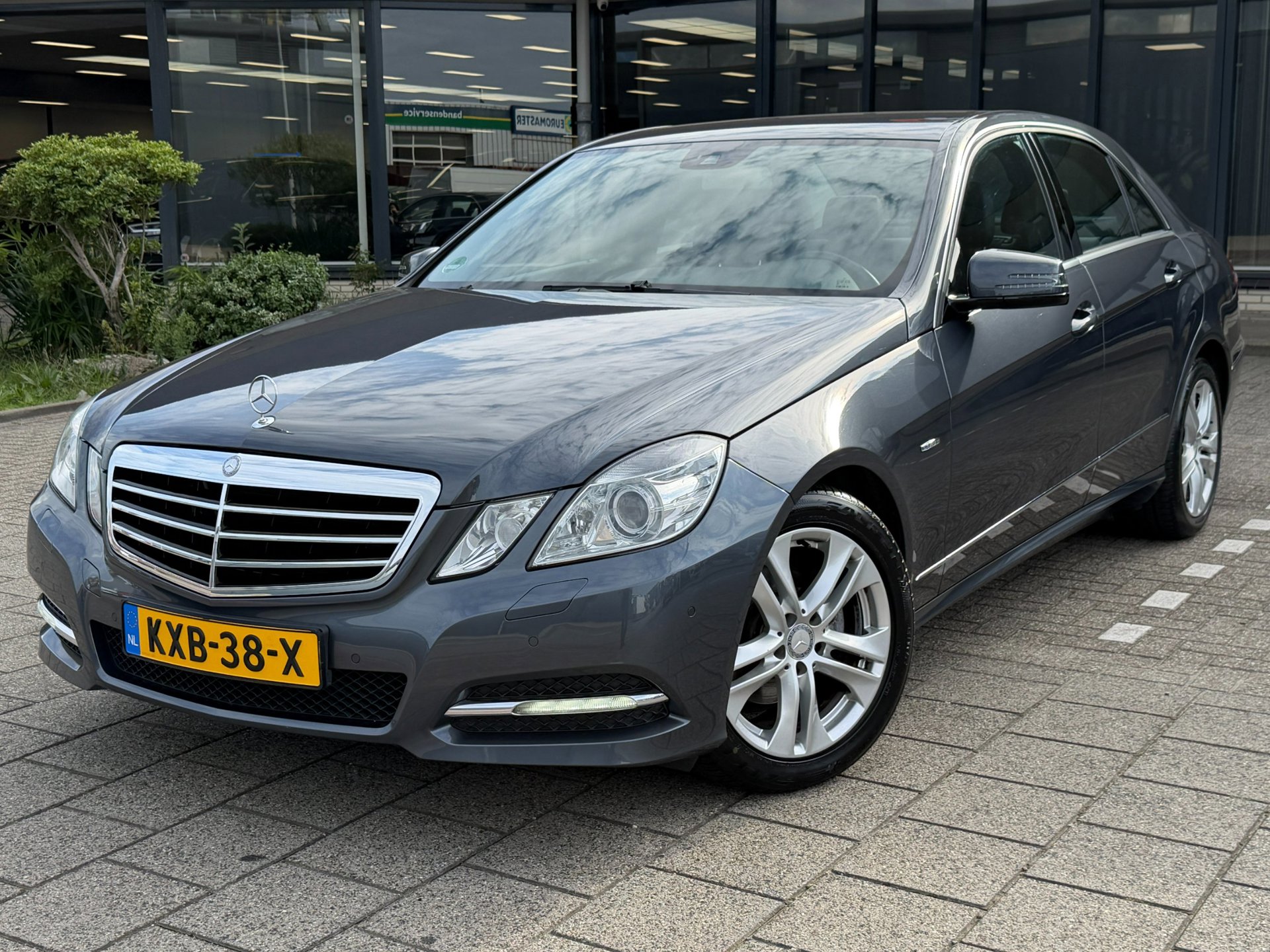 Mercedes-Benz E-Klasse 200 CGI Avantgarde