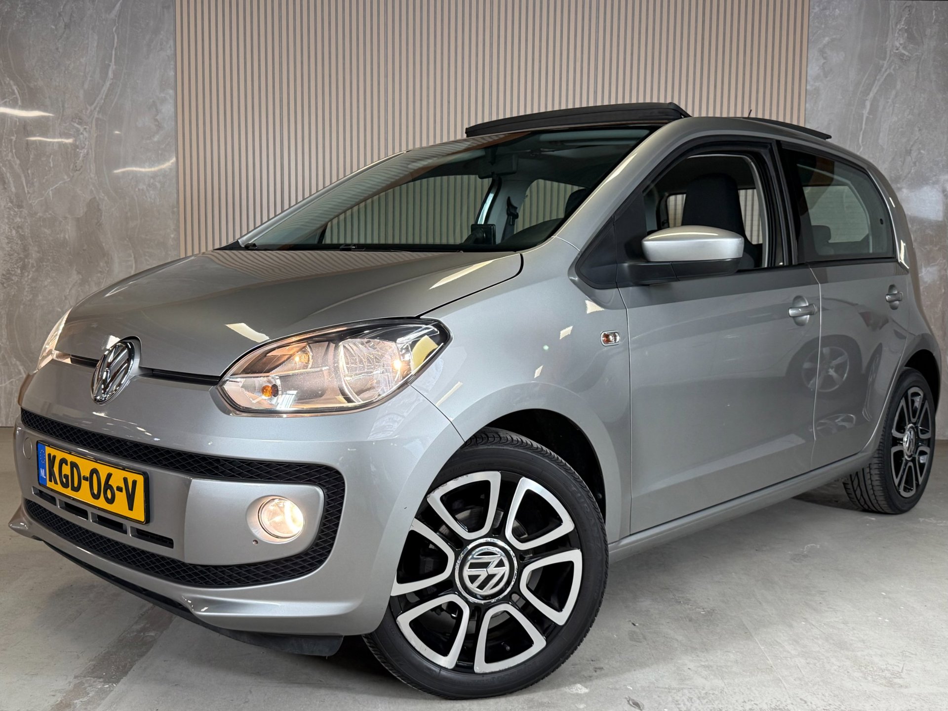 Volkswagen up! 1.0 High Up! Pano Airco Navi Elektrische Pakket