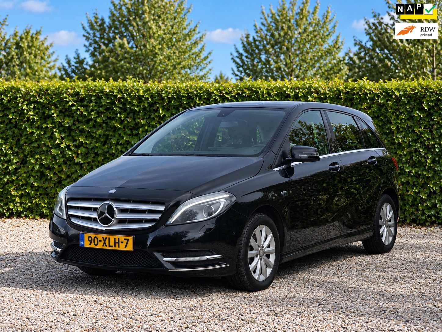 Mercedes-Benz B-Klasse 180 LED/Ambientverl./Trekhaak/Carplay