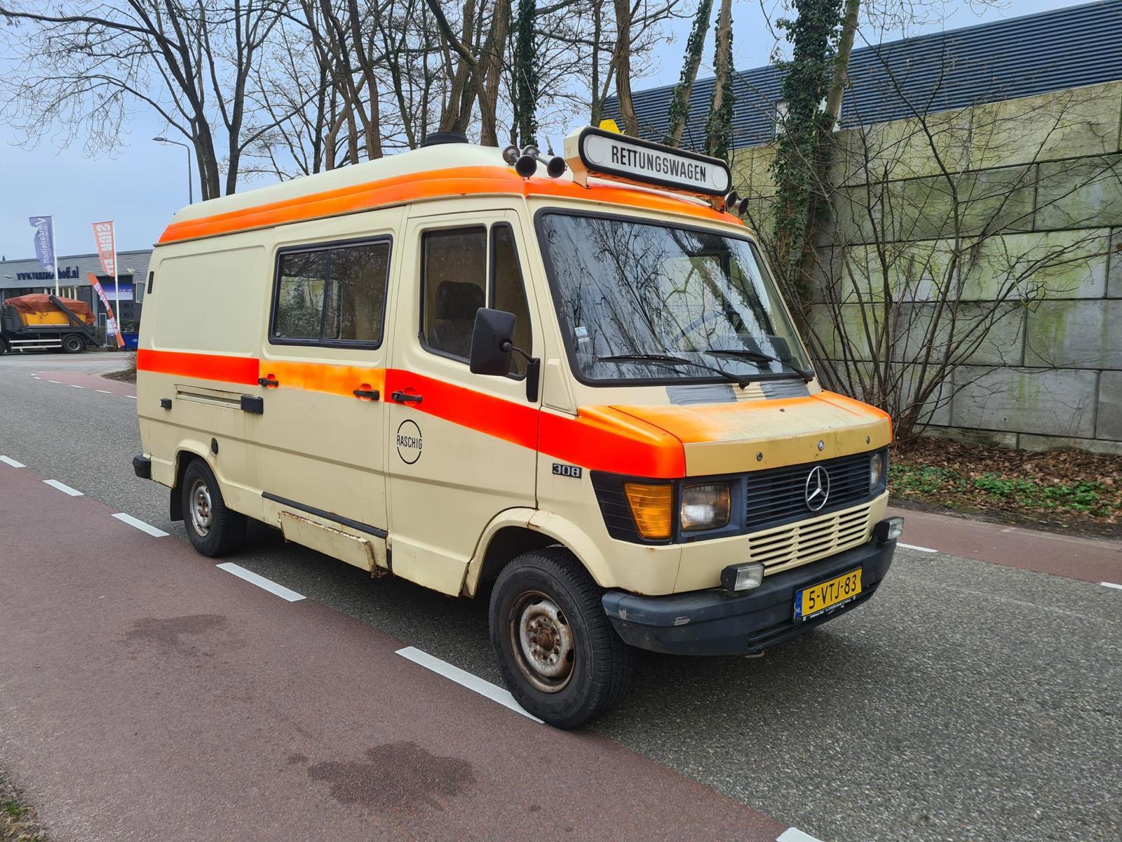 Mercedes-Benz 300-serie 308 Benzine 1980 163.000 KMS LANG HOOG NW APK